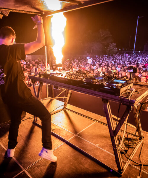 Nash: A trajetória de um DJ que cresceu junto com a música