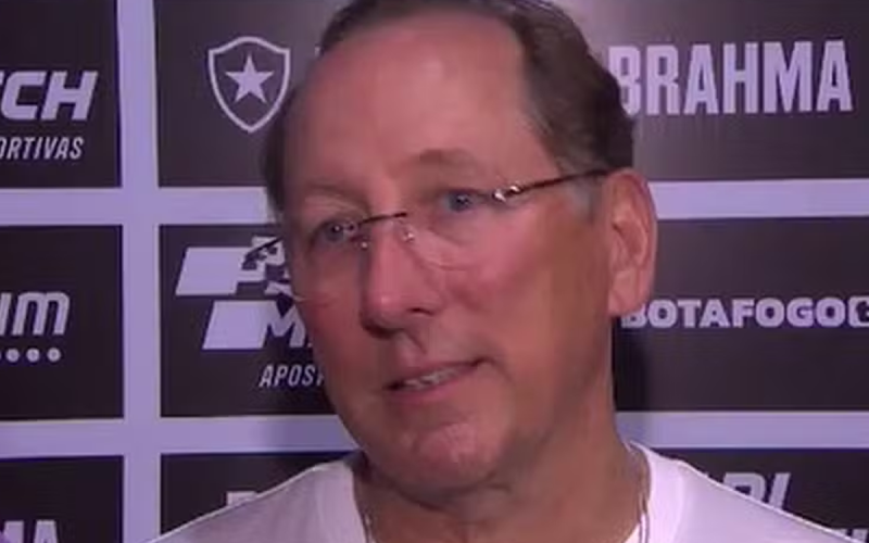Proprietário do Botafogo, John Textor renuncia à liderança da Eagle após intervenção de credor. Saiba mais!
