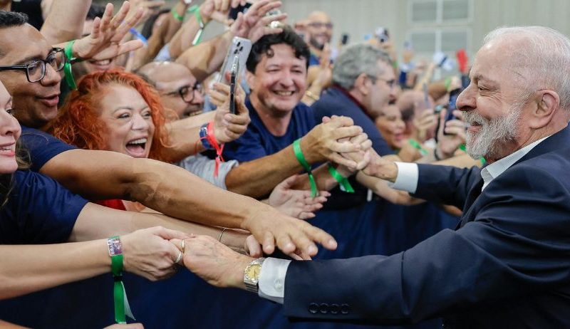 Desemprego atinge menor taxa histórica em 2025