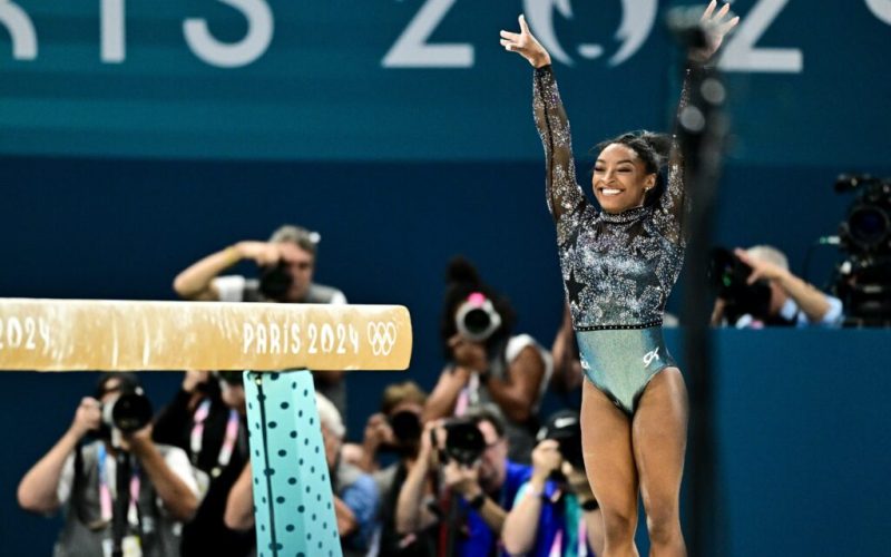 Simone Biles pondera sobre sua participação nas Olimpíadas de 2028 devido a incertezas sobre o futuro