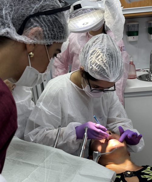 Ação social da FametroMóvel oferece serviços gratuitos de saúde e cidadania em Manaus