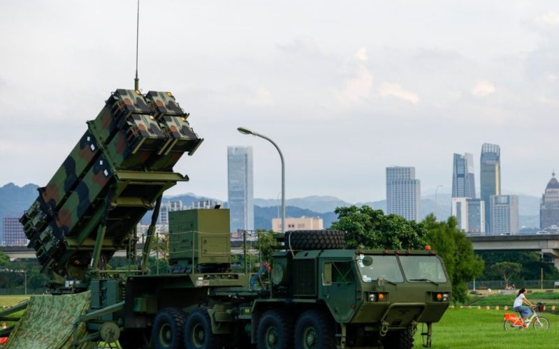 Estados Unidos interrompem fornecimento de armamentos a Taiwan após encontro entre Trump e Xi