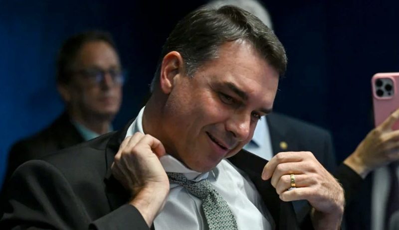 Master: 43% acreditam na maior participação de bolsonaristas, enquanto 45% apontam o enfraquecimento de Flávio