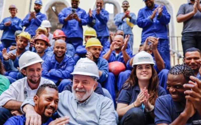 Rendimento médio no Brasil alcança recorde histórico