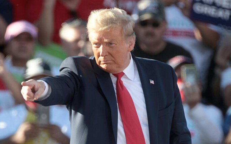 Conflitos e recessão desaceleram a aprovação de Trump entre os americanos