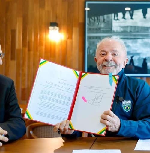 Lula aprova lei que garante renovação automática da CNH, atingindo 2 milhões de motoristas