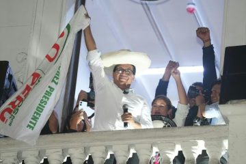Liderança da esquerda no Peru em meio a uma apuração ainda incerta