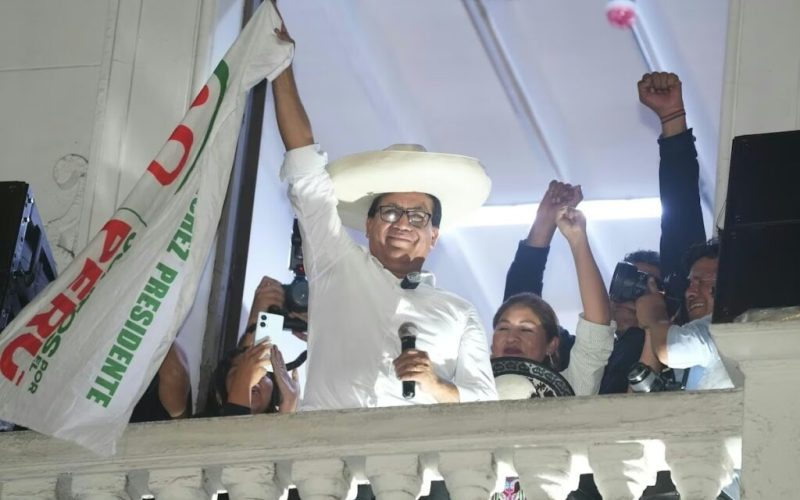Liderança da esquerda no Peru em meio a uma apuração ainda incerta