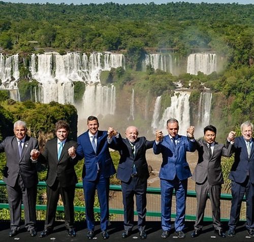 Cúpula no Paraguai discute avanços em integração, comércio e colaboração no Mercosul