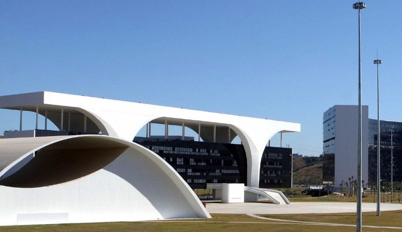 Minas Gerais e o Palco da Democracia: Reflexões sobre a Indecisão