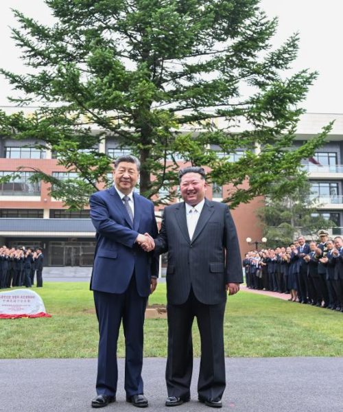 Xi Jinping ressalta avanço na colaboração entre China e Coreia do Norte em Pyongyang