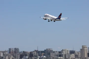Petrobras anuncia diminuição de 14,5% no preço do querosene para aviação