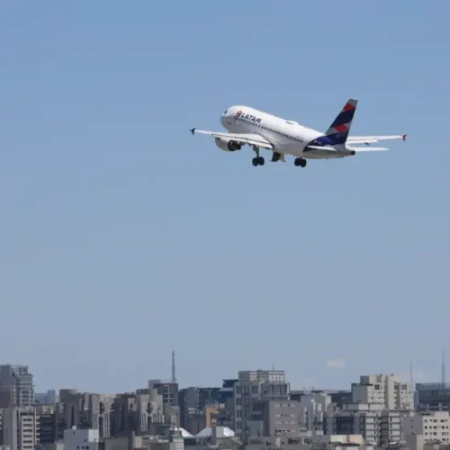 Petrobras anuncia diminuição de 14,5% no preço do querosene para aviação