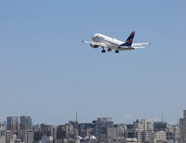 Petrobras anuncia diminuição de 14,5% no preço do querosene para aviação