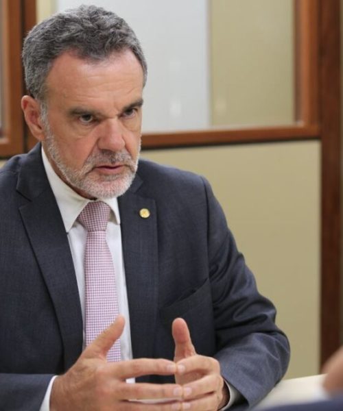 Daniel Almeida critica herança de Temer e Bolsonaro na reforma das leis trabalhistas