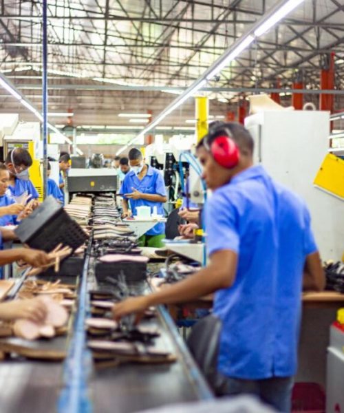 Brasil nega acusações de trabalho forçado relacionadas a tarifas de 12,5% impostas pelos EUA