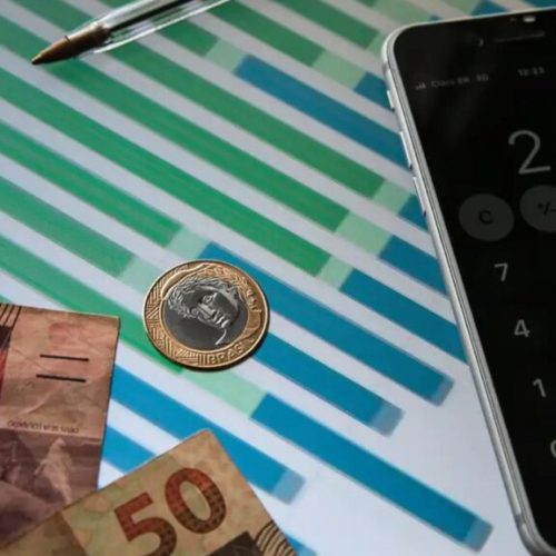 Instituto revisa expectativas de inflação, mas taxa de juros permanece elevada