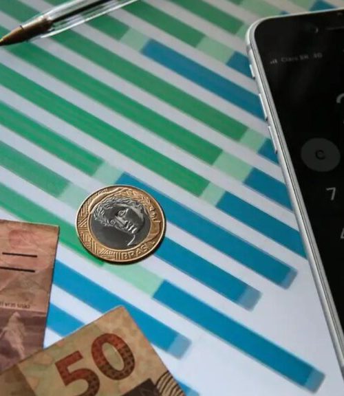 Instituto revisa expectativas de inflação, mas taxa de juros permanece elevada