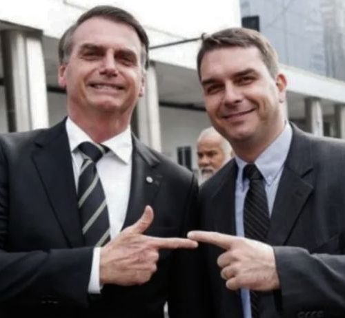 Moraes veta visita de Flávio a Bolsonaro e solicita investigação sobre campanha antecipada