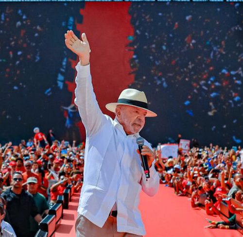 Lula domina as redes sociais na estreia da corrida eleitoral