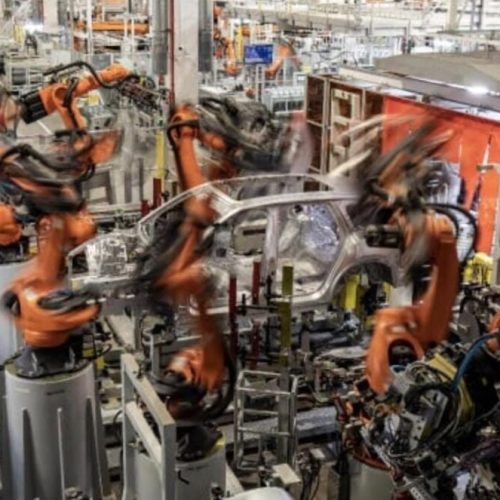 Exportações e importações da China sobem 17,3% com destaque para tecnologia avançada e energias sustentáveis