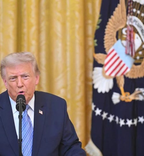 Instituição financeira encerra contas da empresa de Trump diante de indícios de lavagem de dinheiro