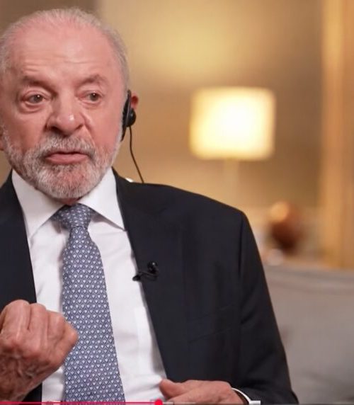 Lula critica intromissão americana e afirma que pleito representa a luta entre democracia e barbárie