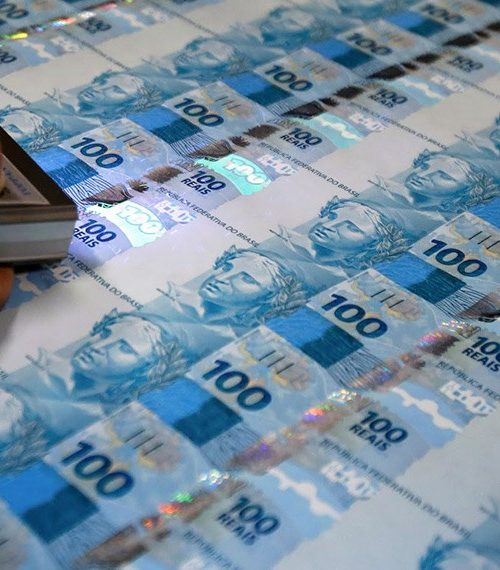 Economista alerta que austeridade excessiva gera alarmismo em relação à dívida pública