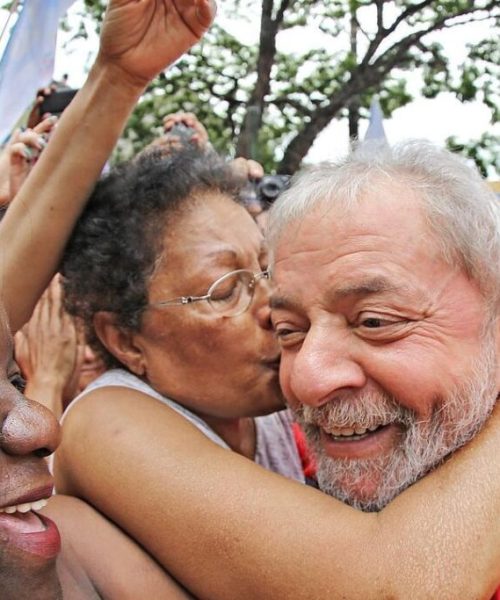 Lula conquista 56% das preferências entre mulheres e beneficiários do Bolsa Família, segundo Quaest