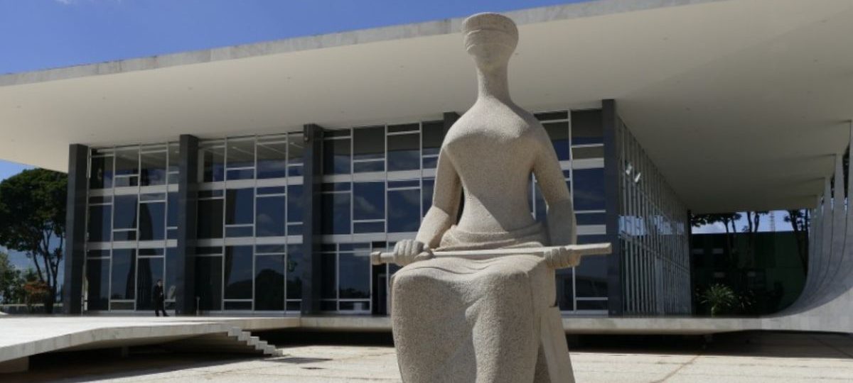 Débora do Batom permanece em prisão domiciliar, mas Moraes aprova regime semiaberto