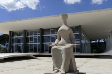 Débora do Batom permanece em prisão domiciliar, mas Moraes aprova regime semiaberto